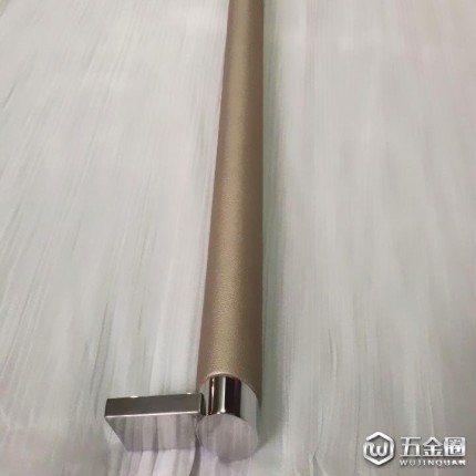 佛山廠家供應(yīng)酒店電梯轎廂扶手 豪華大門拉手 玻璃門實(shí)木門把手 不銹鋼包皮革大拉手
