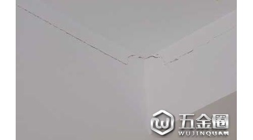 頂墻開縫怎么辦?學(xué)會這六點(diǎn)不用愁