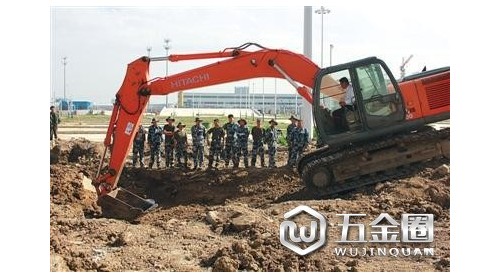 空軍77名士兵藍(lán)翔技校受訓(xùn) 結(jié)業(yè)獲全國(guó)通用資格證