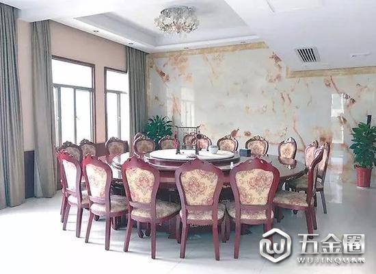 湖南省安化縣公安局食堂包間。 圖片來源：中國紀檢監(jiān)察報