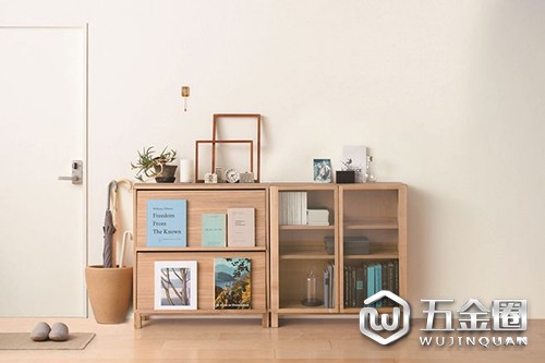 實(shí)木材質(zhì)家具