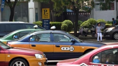 國(guó)內(nèi)機(jī)票和部分地方打車(chē)費(fèi)漲了 油價(jià)上漲是推手