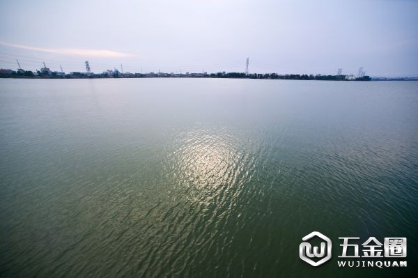 這是8月4日拍攝的福建向金門供水工程取水地——福建晉江龍湖。 新華社記者姜克紅攝