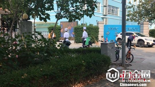臨時抽調(diào)過來接手餐食方面的后勤工作