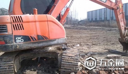 挖掘機(jī)為何會(huì)掉鏈子？如何輕松解決“出軌”？