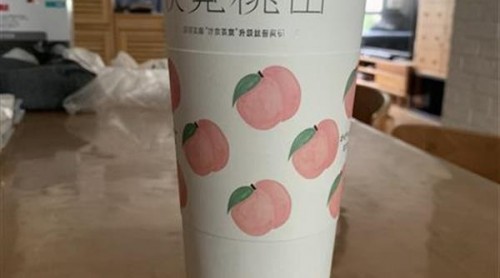 奶茶也穿“內(nèi)增高”，消費者覺得被誤導(dǎo)，商家稱有提示